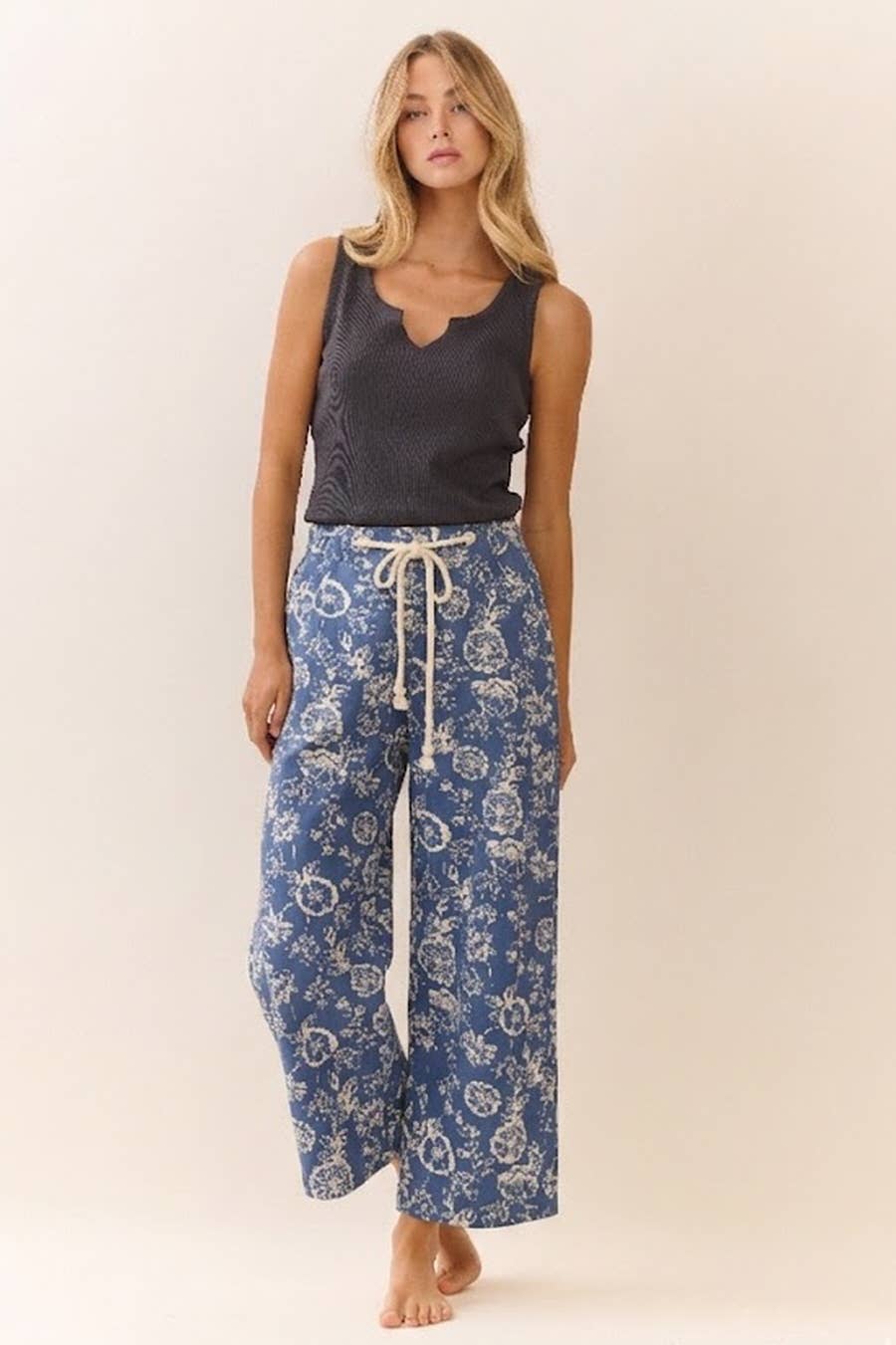 Floral Printed Cropped Straight-leg Pant