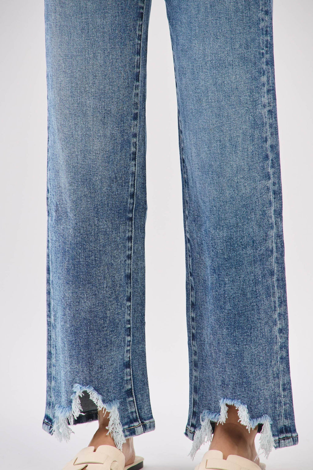 MA HIGH RISE SLIM WIDE LEG W/ DESTROYED HEM JEANS