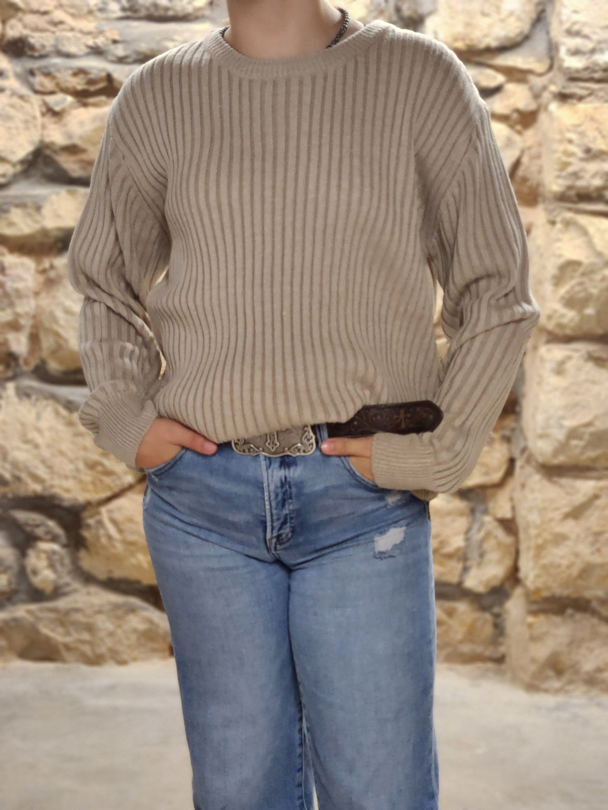 CURVED HEM 2-TONE SWEATER