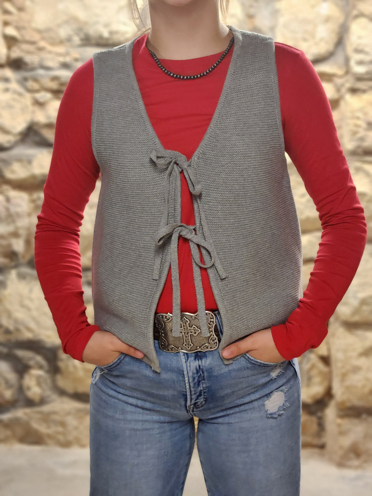 KNIT VEST