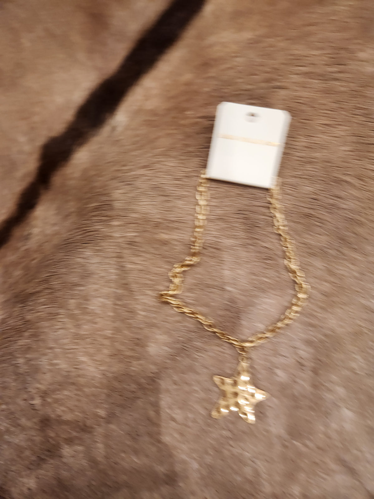 HAMMERED STAR NECKLACE